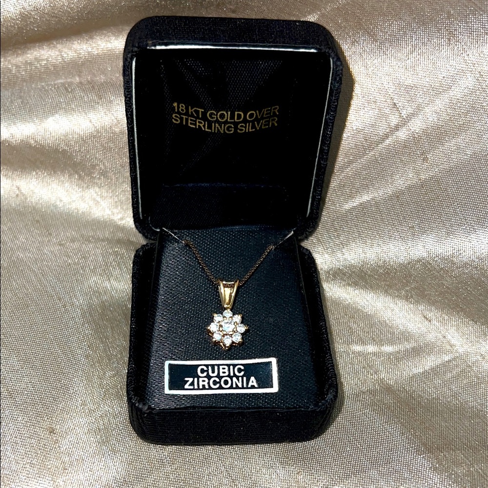 925 sterling silver gold Vermeil star snowflake type pendant necklace nib